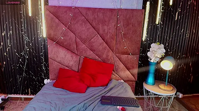 shalyn_lux - Shalyn_Lux's free webcam - UK Sex Cams