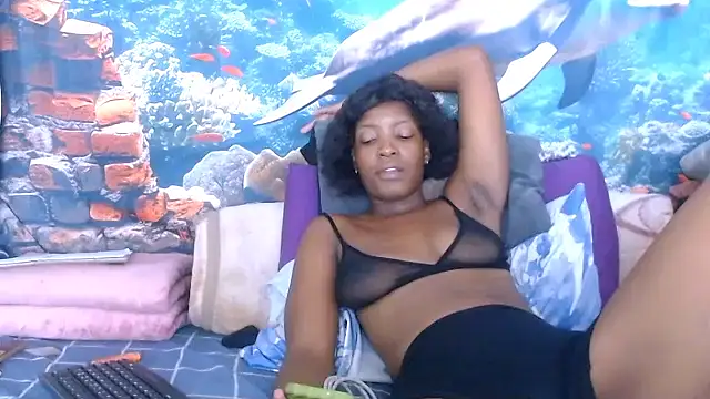 AfricanBarbiee69 webcam