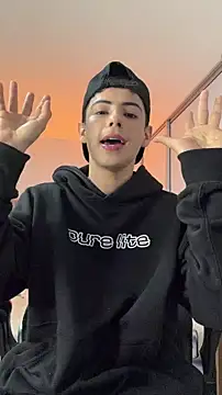 sebastian_reed - Sebastian_Reed's free webcam - UK Sex Cams