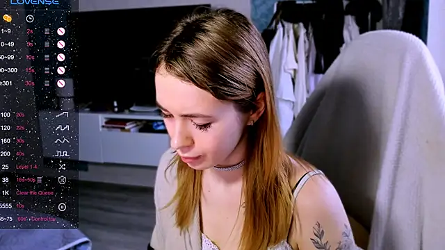 zoyamill - ZoyaMill's free webcam - UK Sex Cams