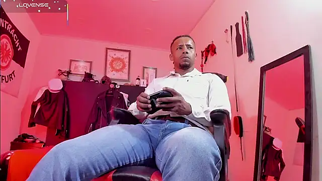 AlejoKhalifa_ webcam