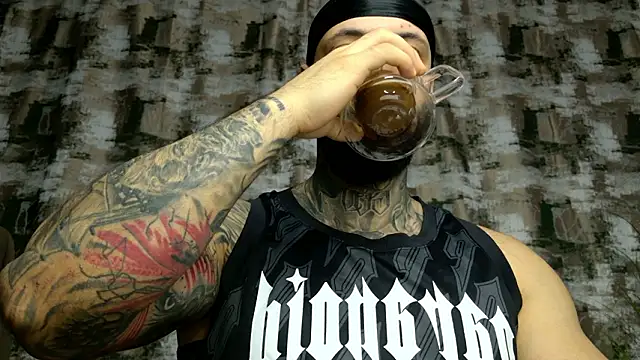 MasculineGuy99 webcam