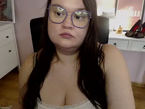 HollyDanceSoul webcam