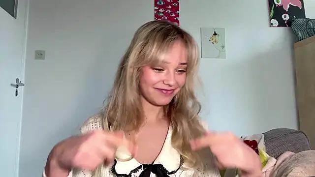 sourmidday - SourMidday's free webcam - UK Sex Cams