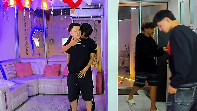 Houseofwarrios webcam