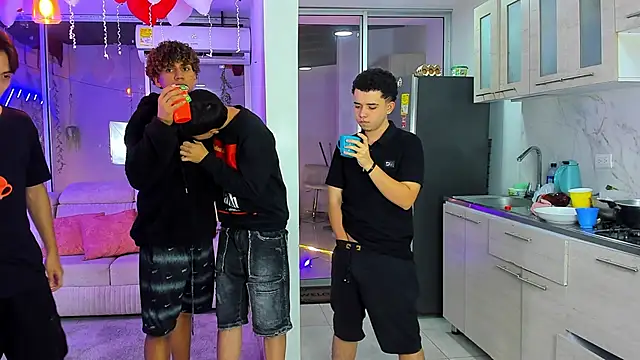 Houseofwarrios webcam