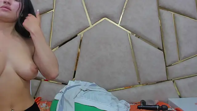 kloe_candy1 - Kloe_Candy1's free webcam