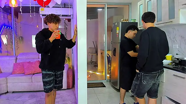 Houseofwarrios webcam