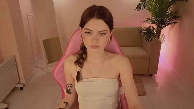 ellya_me - Ellya_me's free webcam - UK Sex Cams