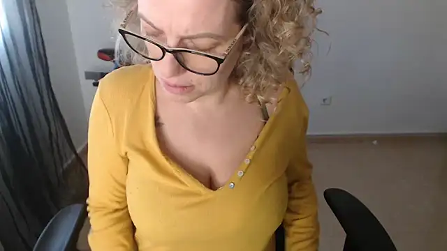 laracruz30 - LARACRUZ30's free webcam - UK Sex Cams