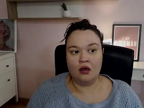 HollyDanceSoul webcam