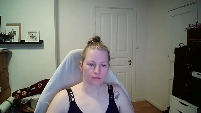 Girlnina-1995 webcam