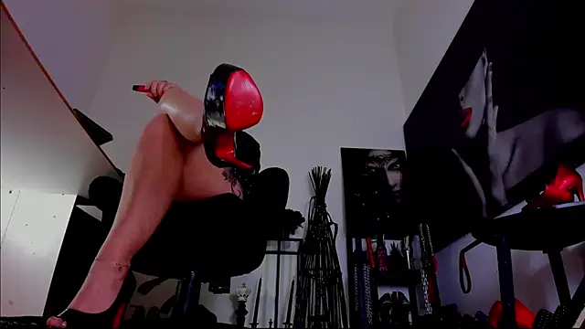 MistressDemi webcam