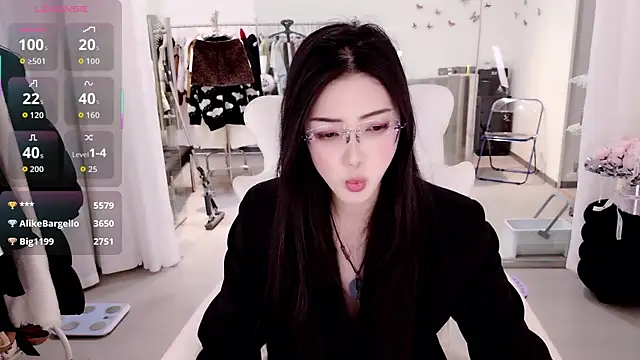 美女yangyang-777在线直播