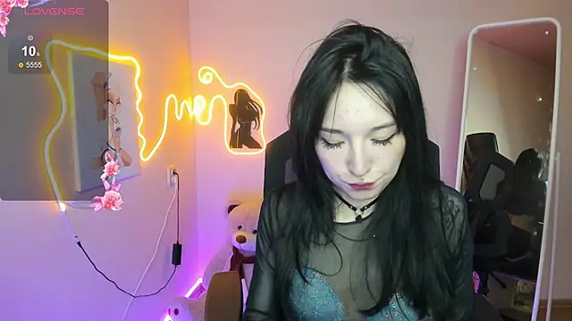 AliceeinWonderlanddd webcam