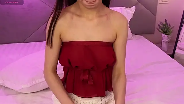 SlowSweetWhispe webcam