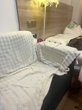 美女Mia-zhan在线直播