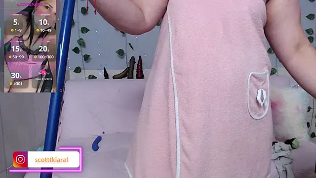 kiara_scottt webcam