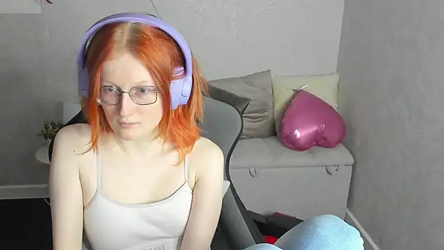 ElizabethHarpper webcam