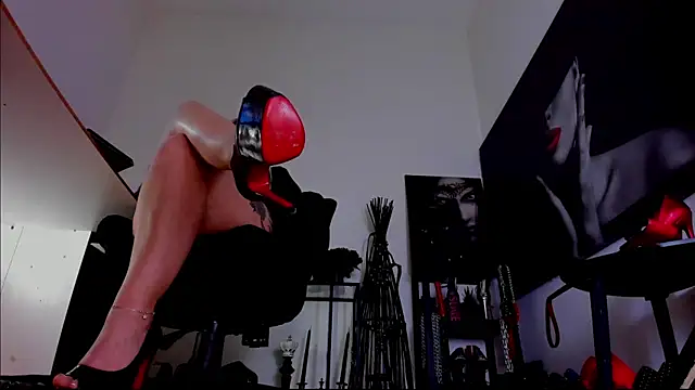 MistressDemi webcam