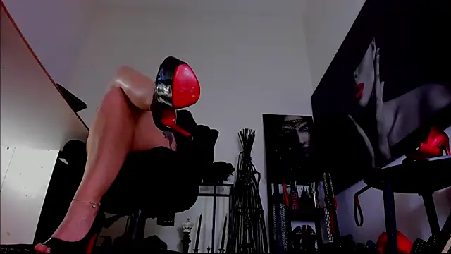 MistressDemi webcam