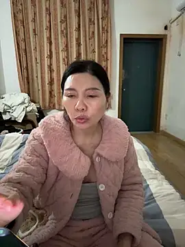 美女xiiuuff18在线直播