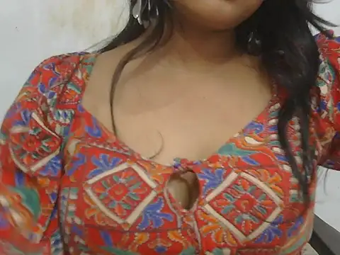 POOJA_199 webcam
