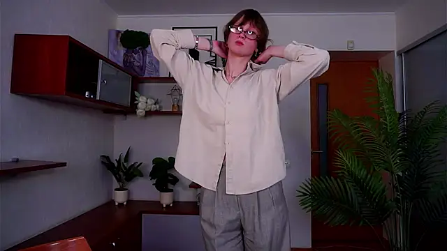 ushaashauer - UshaAshauer's free webcam - UK Sex Cams