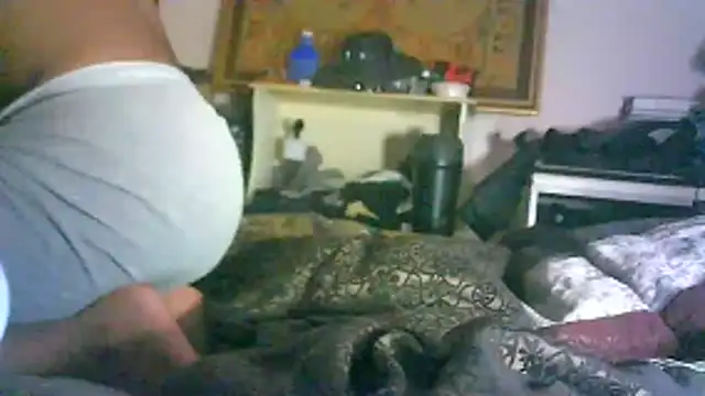 ON3YOULLN3VER_FIR3 webcam