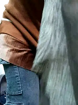 Webcam Model (Laxmi_89)  is live.Free join now!