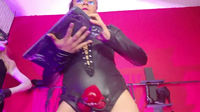 MistressSlut1 webcam