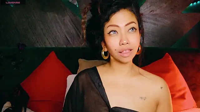 ElyaQuinn's chatroom