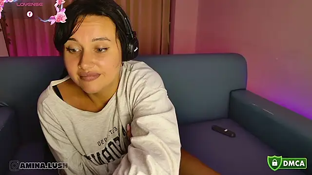 AminaCharm webcam