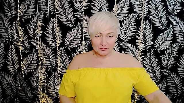 Olivia_playful webcam