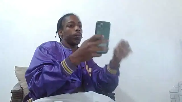 Larry-n-clouds webcam