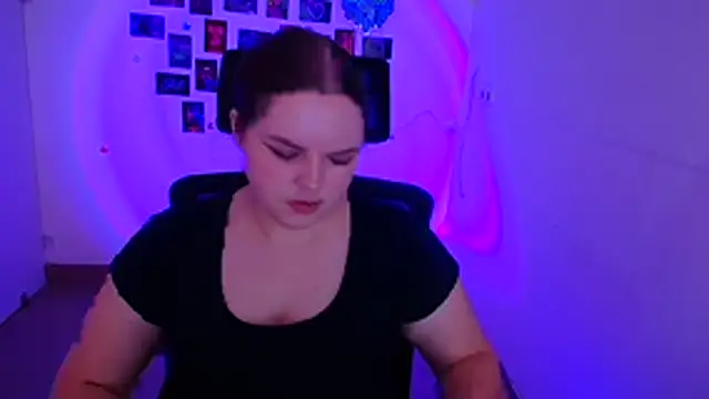 Kitty_Mia_Kitty webcam