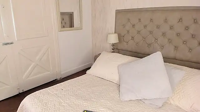 Sienna_brunette webcam