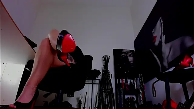 MistressDemi webcam