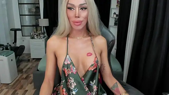 Forever_MissCandace webcam