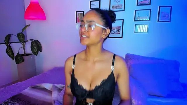 alice_simmons - Alice_simmons's free webcam - UK Sex Cams