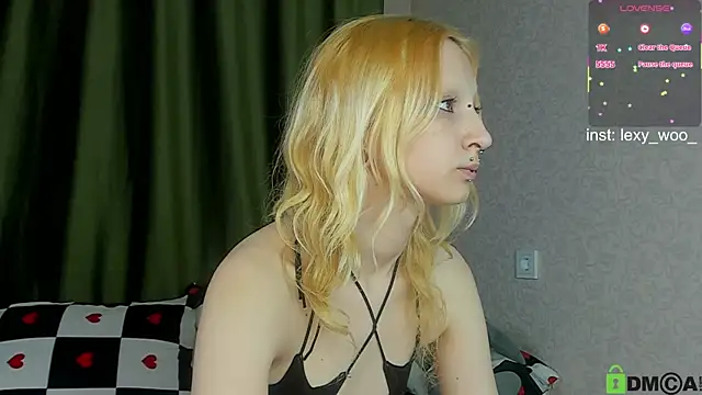 Lexy-Woorhez webcam