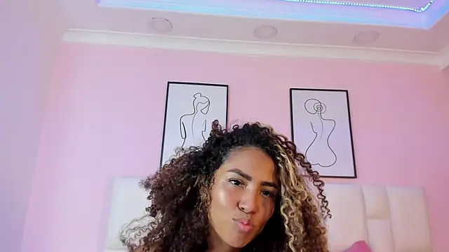 lunabelluci - LunaBelluci's free webcam - UK Sex Cams