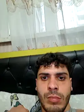 Handsomeboy3344 webcam