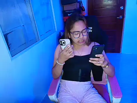 Your_PrettyGirlxxx webcam