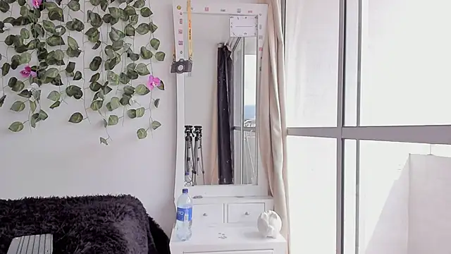 laurensmith9 - Laurensmith9's free webcam - UK Sex Cams