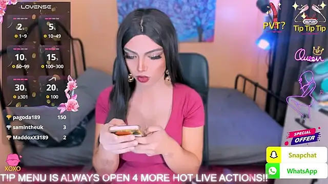 BarbieHugeCockTS webcam