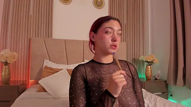 Victoria_Beaumont webcam