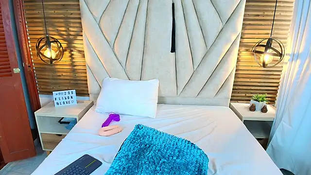 kimberlyfox_t - KimberlyFox_t's free webcam - UK Sex Cams