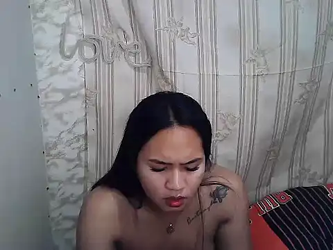 BestCausinEVER2324 webcam