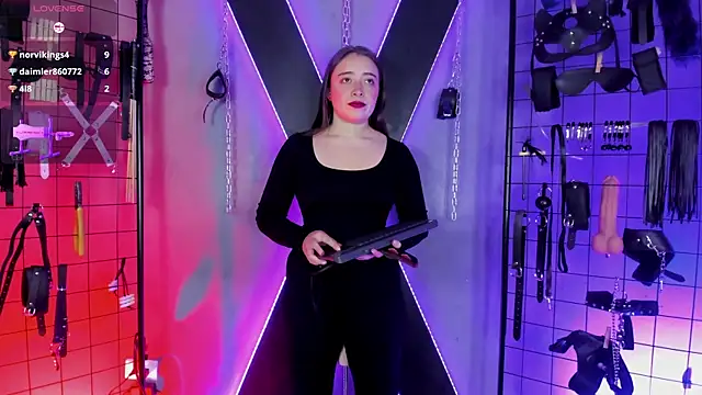 MissKara_Ariana_bdsm webcam